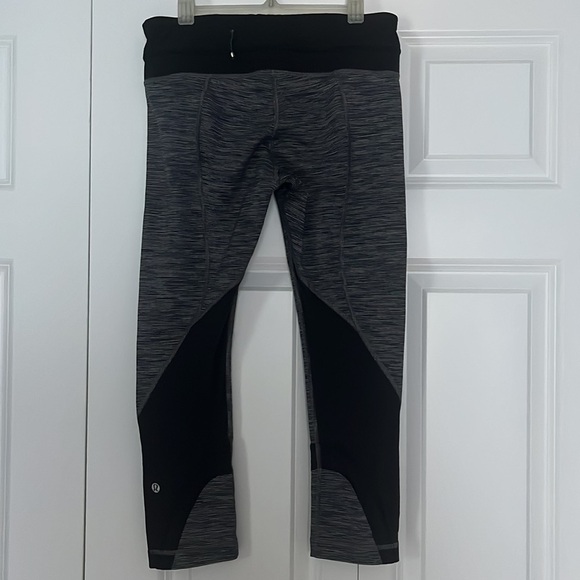 Lululemon Run Inspire Tight II- Crop- Legging- Size 6- 22” Inseam - Picture 2 of 7